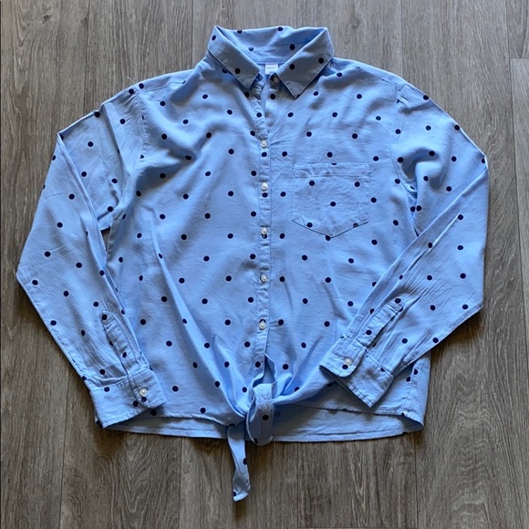Old Navy Tops - Old Navy Light Blue Polka Dot Button-Up